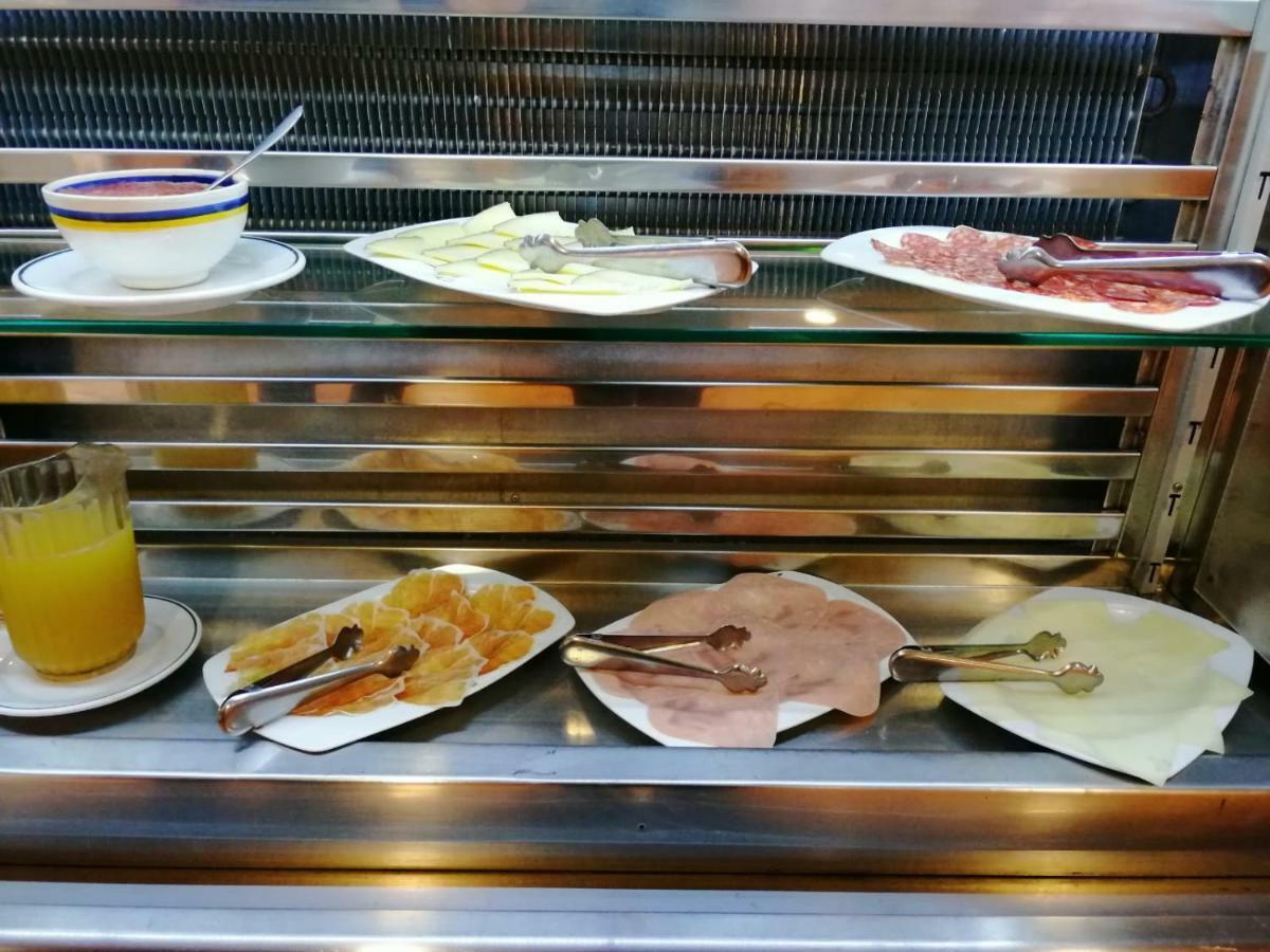 鸽子酒店 圣佩德罗－德尔皮纳塔尔 外观 照片